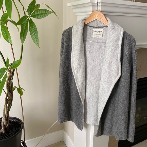 ABERCROMBIE & FITCH Gray Open Soft Cardigan - Picture 2 of 6